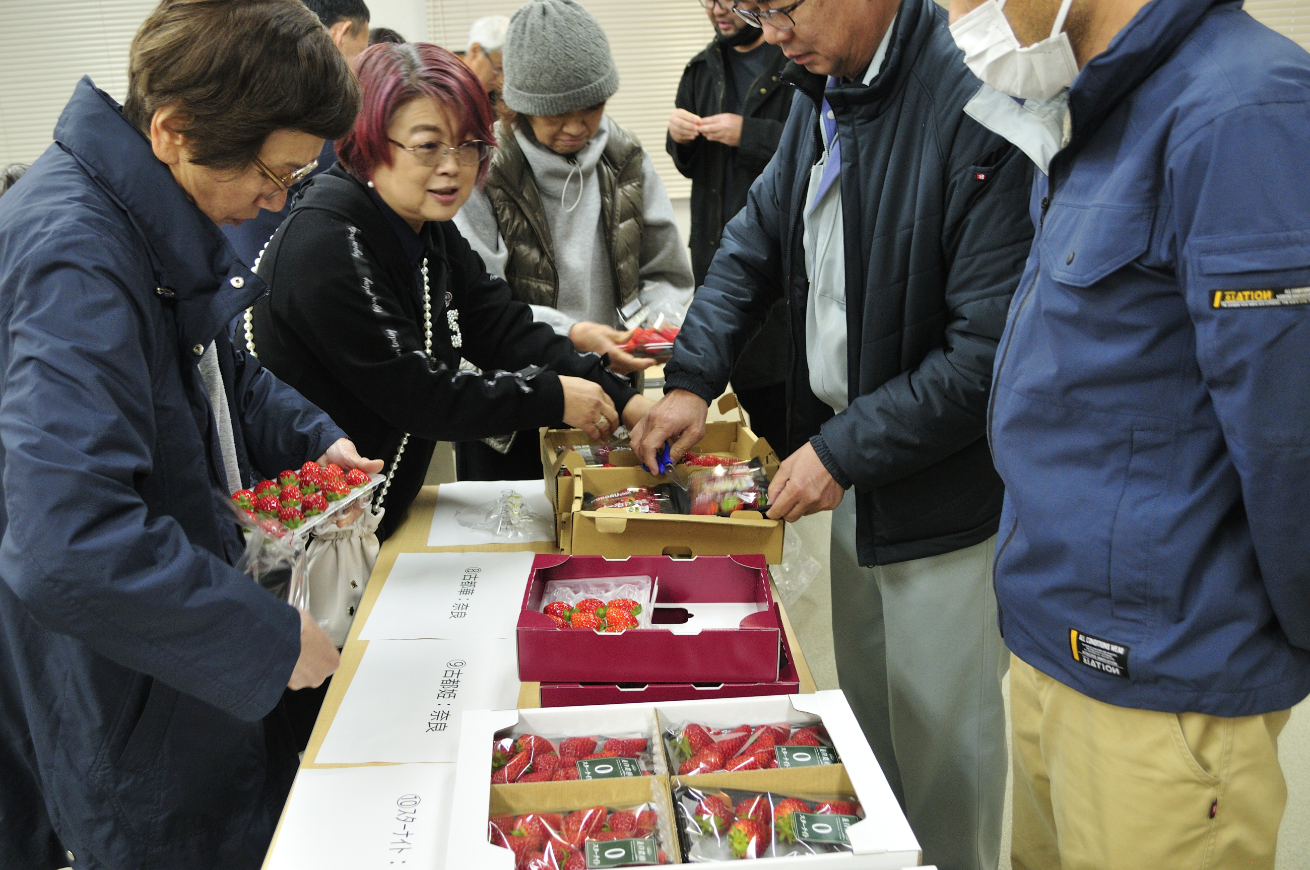 小豆島いちご部会販売中間検討会、栽培講習会